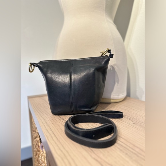 VTG 90’s Coach || 4130 MacDougal Mini Bucket zip Navy blue leather - Picture 1 of 17